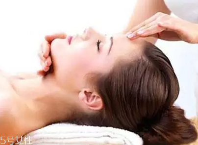 玫瑰果油和玫瑰精油怎么區(qū)分？玫瑰精油超級昂貴