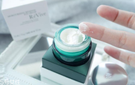 revive光采再生更新眼霜怎么樣？低調(diào)有內(nèi)涵的貴婦眼霜
