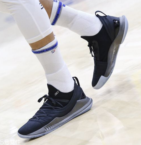 under armour curry 5庫(kù)里五代戰(zhàn)靴多少錢？