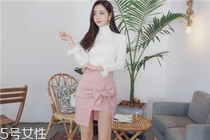 粉色短裙配什么鞋子？少女感爆棚穿搭
