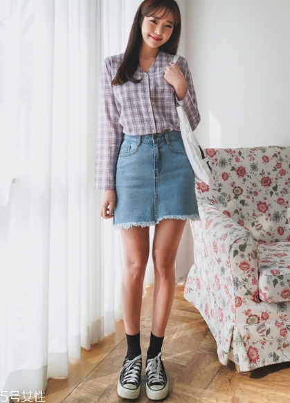 牛仔短裙搭配什么鞋？瞬間變身萌萌少女