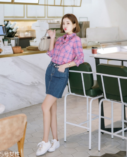 牛仔短裙搭配什么鞋？瞬間變身萌萌少女