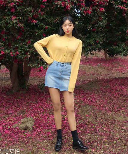 牛仔短裙搭配什么鞋？瞬間變身萌萌少女
