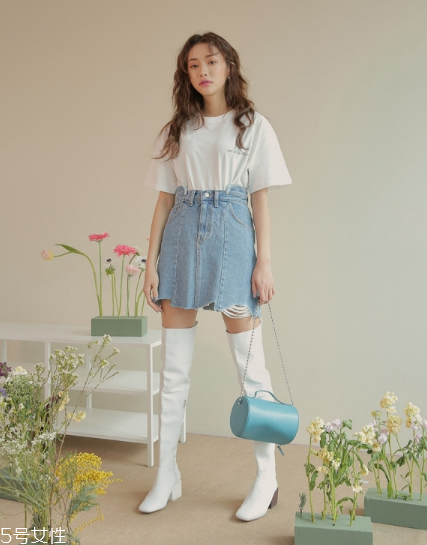牛仔短裙搭配什么鞋？瞬間變身萌萌少女