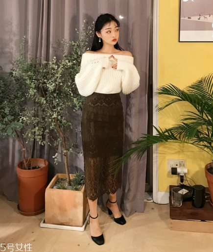 蕾絲半身裙配什么上衣好看？瞬間氣質(zhì)脫俗