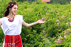 玫莉蔻是正規(guī)化妝品嗎？線上線下同時發(fā)力