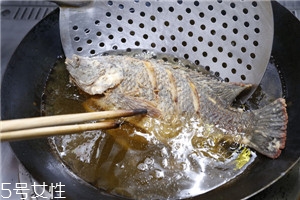 魚怎么做好吃又簡(jiǎn)單 魚的6種烹調(diào)法
