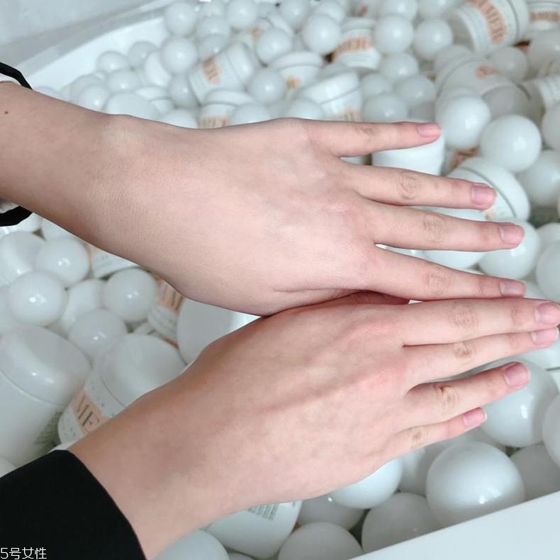 lamer新品2018奇跡煥彩氣墊粉底怎么樣？好用嗎？