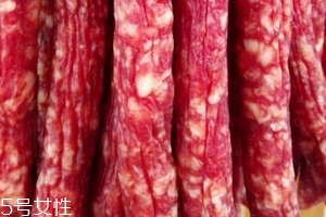 廣式臘腸如何保存？放冰箱保存時(shí)間更長(zhǎng)