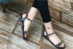涼鞋上的黑印怎么去掉？這樣就能輕松去除
