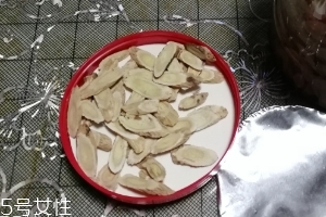 黃芪是大的好還是小的好？好壞跟大小無關(guān)