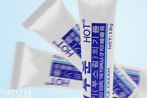 阿達(dá)帕林凝膠含激素嗎？