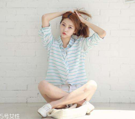 2022流行什么襯衫？美麗大方的春日女神