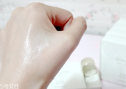乳液和面霜的正確使用方法 日?；A(chǔ)護(hù)膚