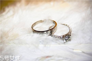 婚戒可以戴右手嗎？沒有明確的規(guī)定