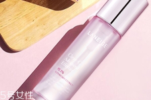 肌底液和爽膚水先用哪個？肌底液用在水之后