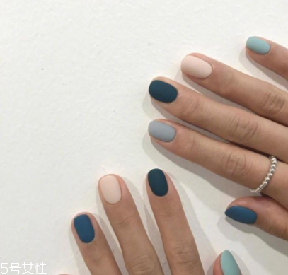 涂一次指甲油多久卸掉？最好是半個月卸掉