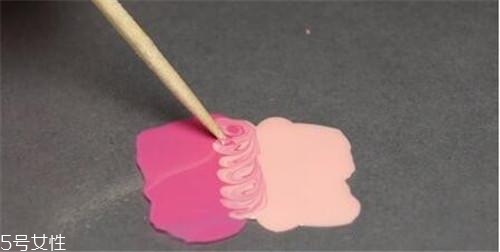 可撕指甲油哪個牌子好？女神都愛的六款健康指甲油