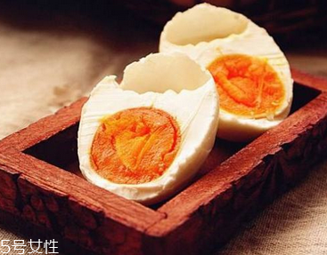 咸鴨蛋是腌制食品嗎？做法是腌制