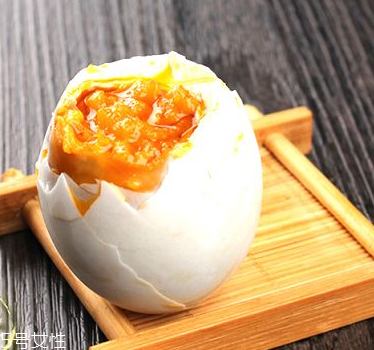 咸鴨蛋是腌制食品嗎？做法是腌制