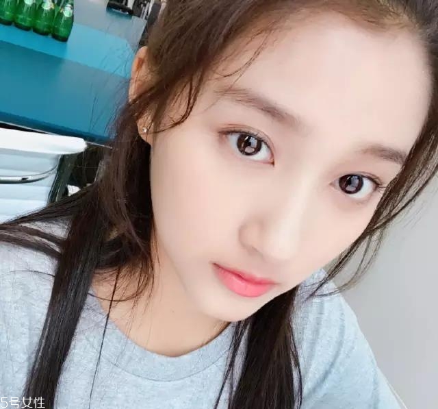 春天適合什么唇妝？4款簡單易上手的撩動唇色