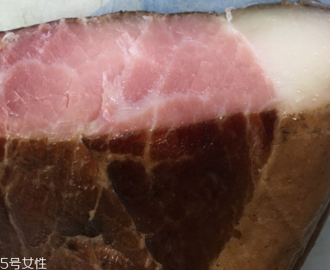煙熏臘肉會致癌嗎？別大量吃就行
