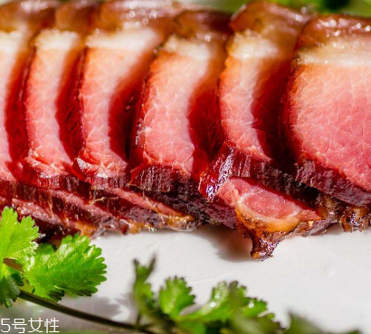 煙熏臘肉怎么炒好吃？做法多多任你選