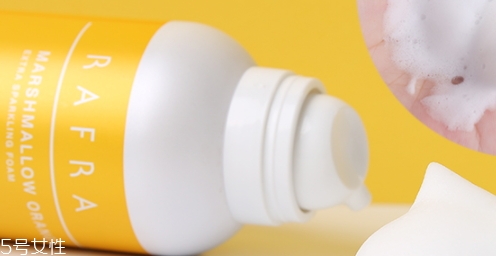 潔面泡沫怎么用？肌膚上停留幾秒效果最佳