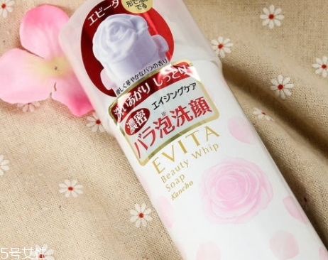 潔面泡沫能卸妝嗎？