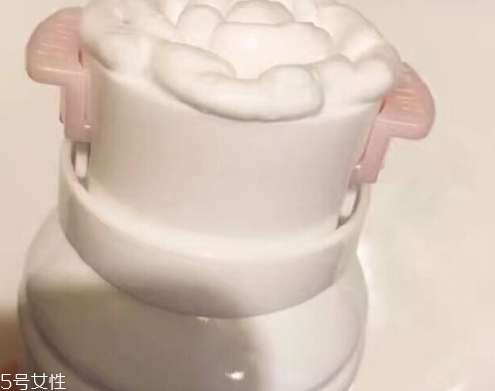 潔面泡沫能卸妝嗎？