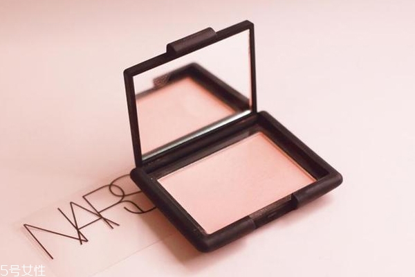 nars sex appeal腮紅干嗎？略飛粉不過(guò)可以接受