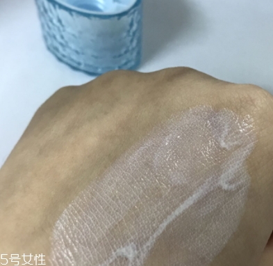 防曬乳可以當隔離用嗎？不可用在妝前