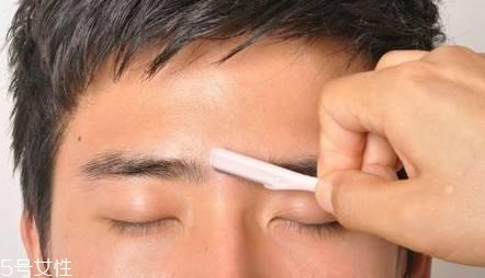 男生怎么化妝顯臉??？這4個(gè)地方化好秒帥