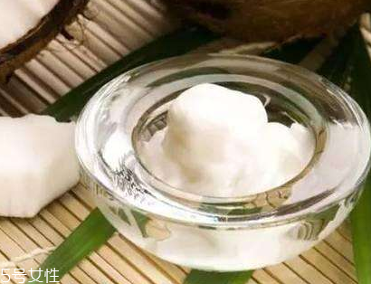 椰子油是什么顏色的？有兩種顏色