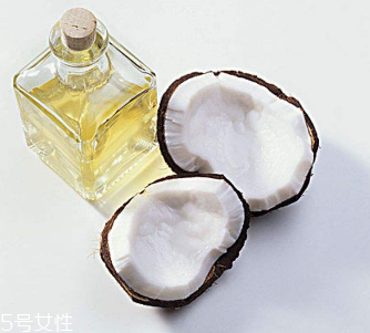 椰子油是酸性還是堿性？屬于弱酸性