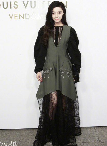 泡泡袖衣服怎么搭配？在大女人和小公舉之間自由轉(zhuǎn)換