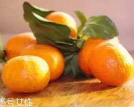 柑橘調香水好聞嗎？吃了這個大橘子