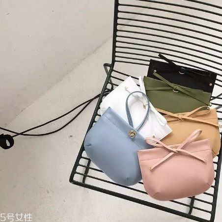 aiou是什么牌子？極簡(jiǎn)風(fēng)個(gè)性包袋
