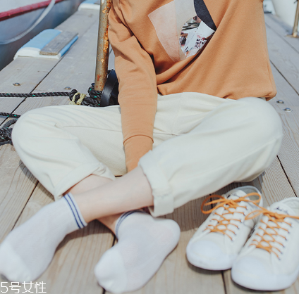 襪子能和衣服一起洗嗎？襪子最好單獨(dú)洗