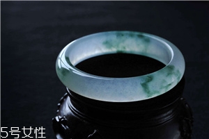 玉手鐲可以戴著睡覺(jué)嗎？玉手鐲有助于睡眠