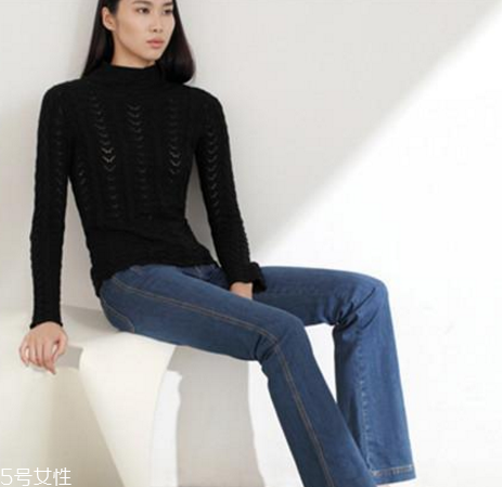 春天喇叭褲配什么上衣？搭出復(fù)古新時(shí)尚
