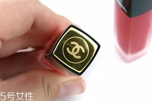 香奈兒印記唇釉154是啞光嗎？美到窒息的色號