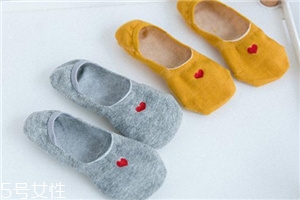 襪子粘有頭發(fā)怎么辦？巧妙利用身邊物品