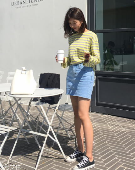 長(zhǎng)袖t恤怎么搭配？屬于你的最佳出門(mén)穿搭