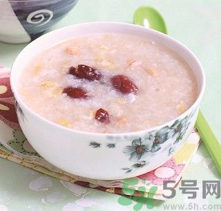 花生皮能不能吃？花生能和螃蟹一起吃嗎？