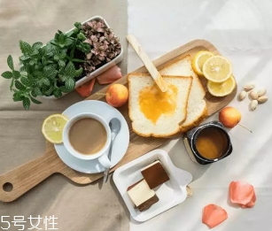 沃森麥盧卡蜂蜜怎么吃？watsonson麥盧卡蜂蜜這樣服用
