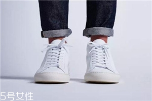 小白鞋可以用牙膏洗嗎？小白鞋用牙膏洗好處多