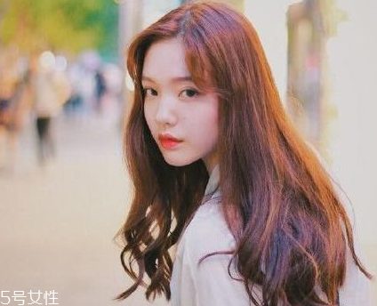 中長(zhǎng)發(fā)怎么扎好看 中長(zhǎng)發(fā)這樣扎可愛又減齡