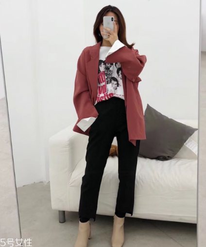 襯衫和t恤衫怎么搭配？襯衫和t恤衫搭配圖片