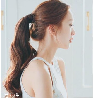 中長(zhǎng)發(fā)怎么扎好看 中長(zhǎng)發(fā)這樣扎可愛又減齡